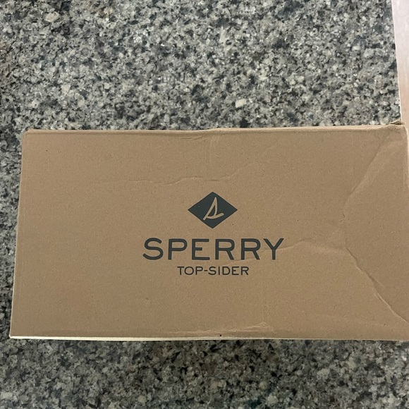 BRAND NEW SPERRYS - Picture 4 of 5